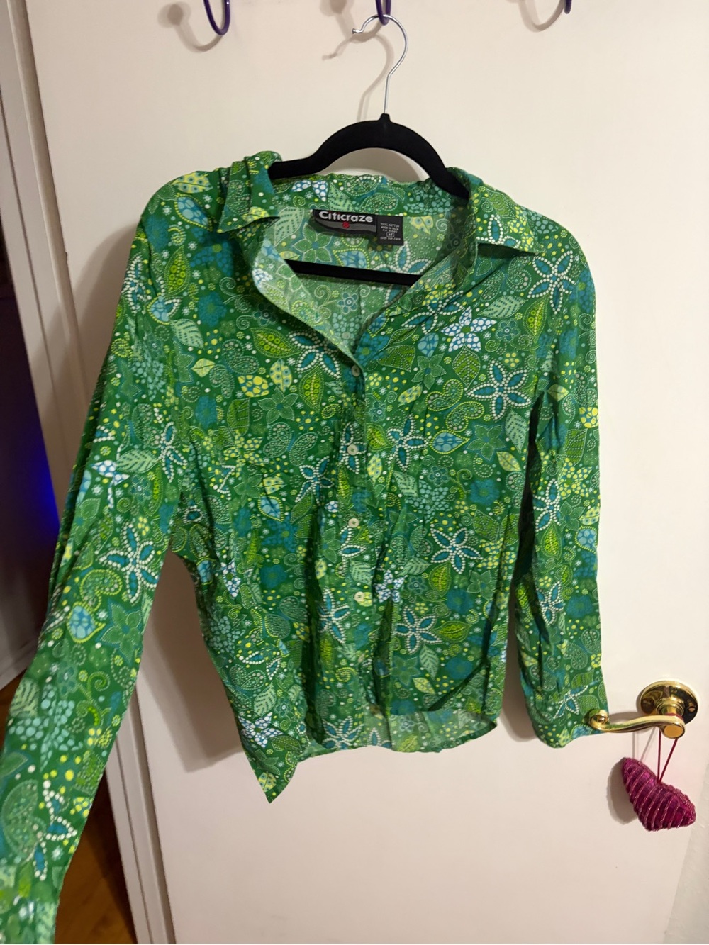 💜 Medium Citicraze Green Floral Button-Down Shirt
